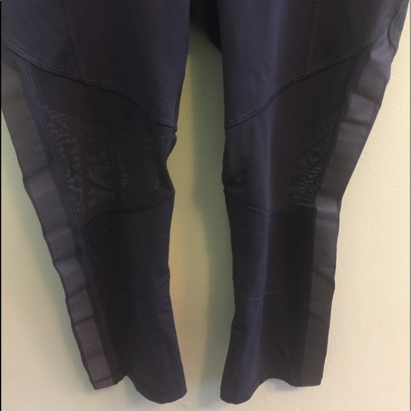 LuluLemon Mesh With Me Crop tights - Picture 7 of 8